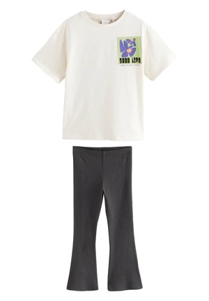 REGULAR FIT SET - Legginsy