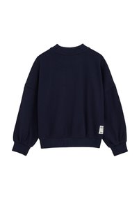 Tengerészkék pulóver kerek nyakkivágással, ejtett vállakkal és rugalmas mandzsettákkal. Puha anyagból készült, kis címkével az alsó oldalon.