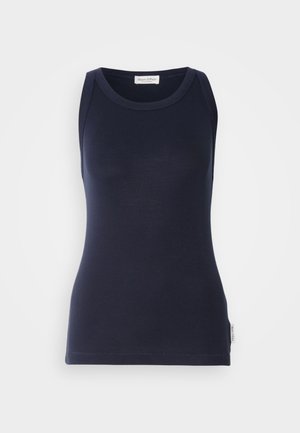 Marineblå tanktop med rund halsing, laget av myk stoff. Har en kroppsnær silhuett og en liten logoetikett ved sidesømmen.