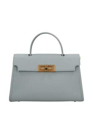 Hellgraue, strukturierte Lederhandtasche mit gebogenem oberen Griff und goldenem rechteckigem Drehverschluss an der vorderen Klappe.