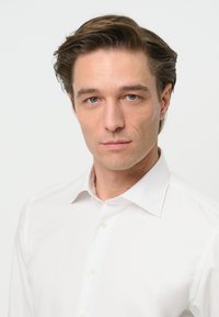 PROFUOMO Camisa elegante - white
