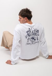 Kaotiko TASTE THE LUXURY UNISEX - Ikdienas džemperis - white