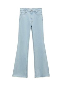 Jeans de tela de vaquero de un azul claro y con corte acampanado. Presenta un diseño típico de cinco bolsillos y un dobladillo sin rematar en la parte inferior. Cierre con botones y cremallera.