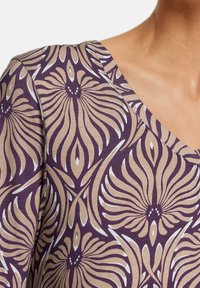 Hanro SLEEP - Noční košile - amethyst damask