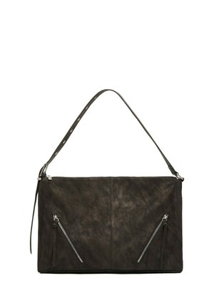 Sac à main rectangulaire noir avec surface texturée, deux poches zippées en diagonale et une bandoulière réglable avec œillets métalliques.
