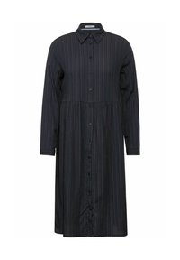 Abito nero camisa con maniche lunghe, motivo a righe verticali, colletto e vita arricciata; realizzato in tessuto testurizzato.