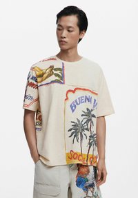 Tricou cu imprimeu - beige