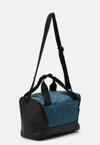 Nike Performance XS DUFFLE 25L UNISEX - Saco de desporto - ash green/black/mint foam