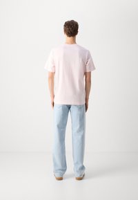 Mads Nørgaard FRODE LOGO TEE - Jednoduché tričko - blushing bride