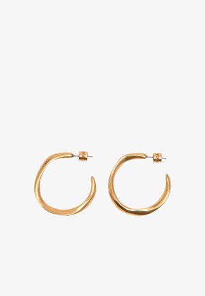 Paar unregelmäßige Creolen in Goldoptik mit leicht verdrehten, organischen Formen und Metallsteckern.