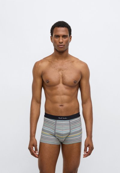 Οι ανδρικές μποξεράκια με ρίγες διαθέτουν μαύρη ελαστική μέση με το λ�ογότυπο "Paul Smith", κατασκευασμένα από μαλακό, ελαστικό ύφασμα σε διάφορα χρώματα.