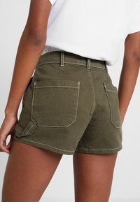 TWINTIP Shorts vaqueros - khaki