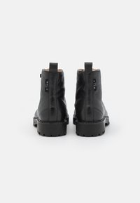 Walk London LUCINDA HIKER  - Botins de atacadores - black