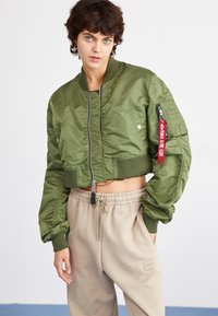 Alpha Industries BOXY - Bomber stiliaus striukė - sage green