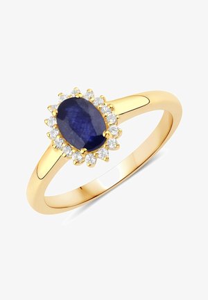Guld ring med en oval blå safir i midten, omkranset af en halo af runde klare diamanter, med en glat og poleret skæft.