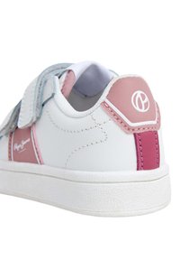 Pepe Jeans Beebijalatsid - white