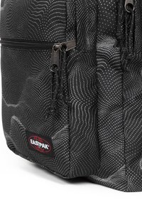 Eastpak MORIUS - Mochila - refleks dots black