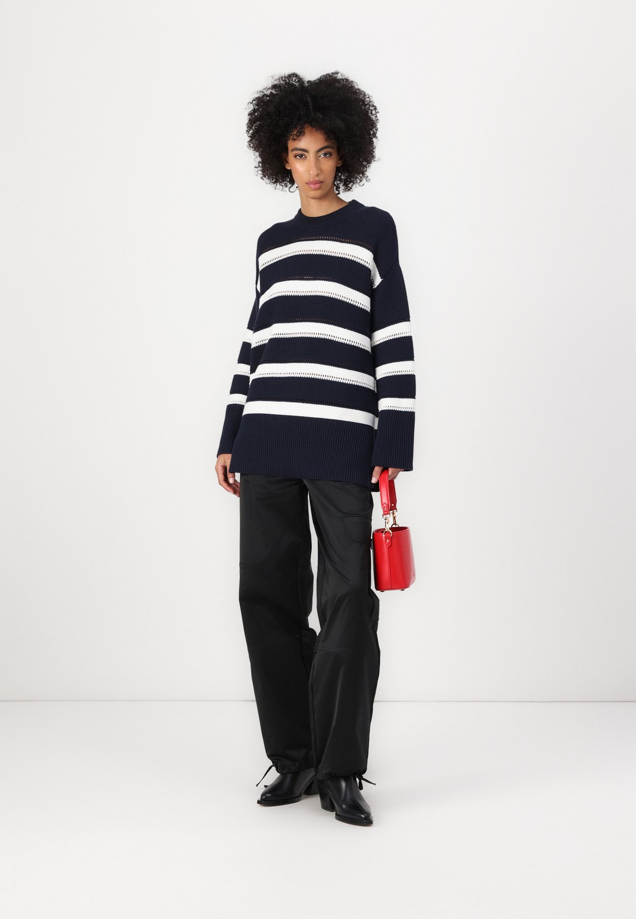 STRIPED TEXTURED