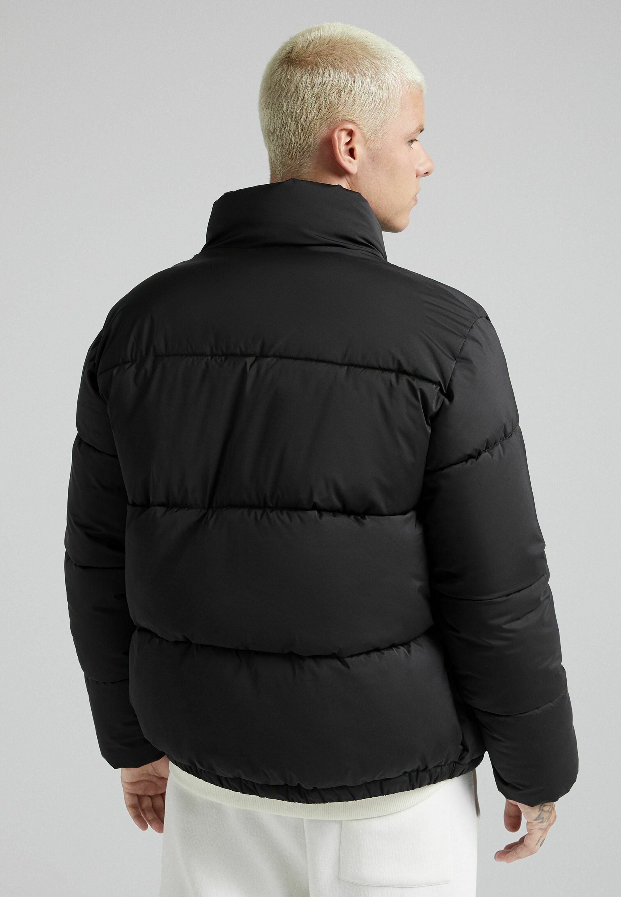 puffer black