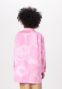 Marimekko HEITTO UNIKKO - Blúzka so zapínaním na gombíky - light pink/pink