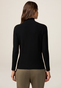 Oltre DOLCEVITA CON DETTAGLIO BOTTONI - Maglione - nero