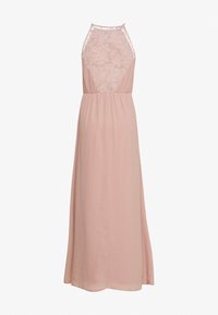 Robe longue sans manches rose poudré avec décolleté halter en dentelle et taille cintrée, jupe en tissu fluide sur fond blanc.