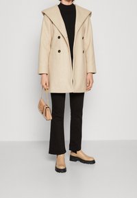 Even&Odd Pitkä takki - mottled beige