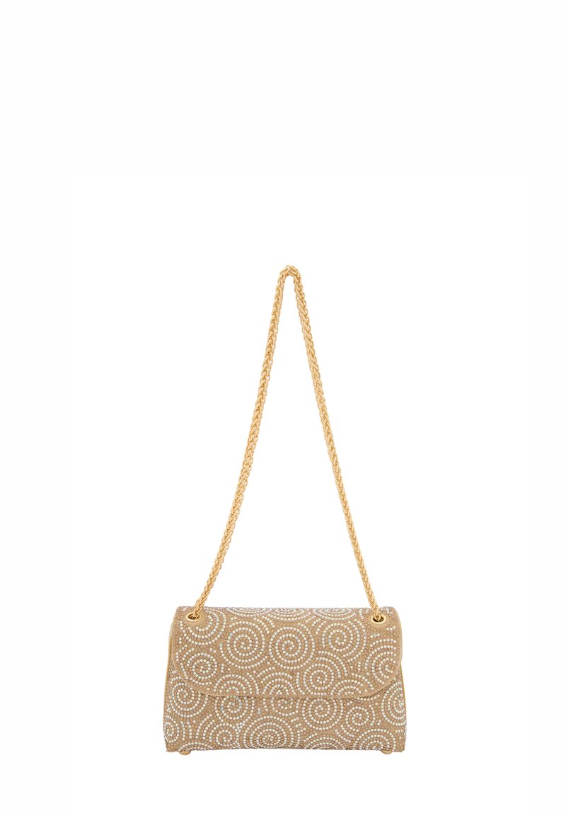 Perlebesat beige clutch taske med spiral mønster, guldkæde-rem, blød tekstur, rektangulær form og klaplukning.