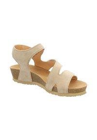 Beige suède sandalen met een lage sleehak, voorzien van uitsnijdingen en twee verstelbare riempjes voor een stevige pasvorm. Geleerd voetbed.