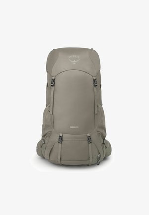 Sac à dos Osprey Renn 65 gris avec un tissu lisse, plusieurs sangles, des poches latérales en mesh et un rabat supérieur avec le logo de la marque.