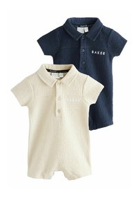 Baumwoll-Polo-Einpieces in Marineblau und Creme, strukturierter Stoff mit kurzen Ärmeln, Kragen, Knopfleiste und "BAKER"-Logo in kontrastierender Farbe.