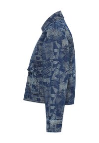 Veste en denim avec un motif abstrait bleu, présentant un col, des poches latérales et une coupe cropped. Tissu texturé.