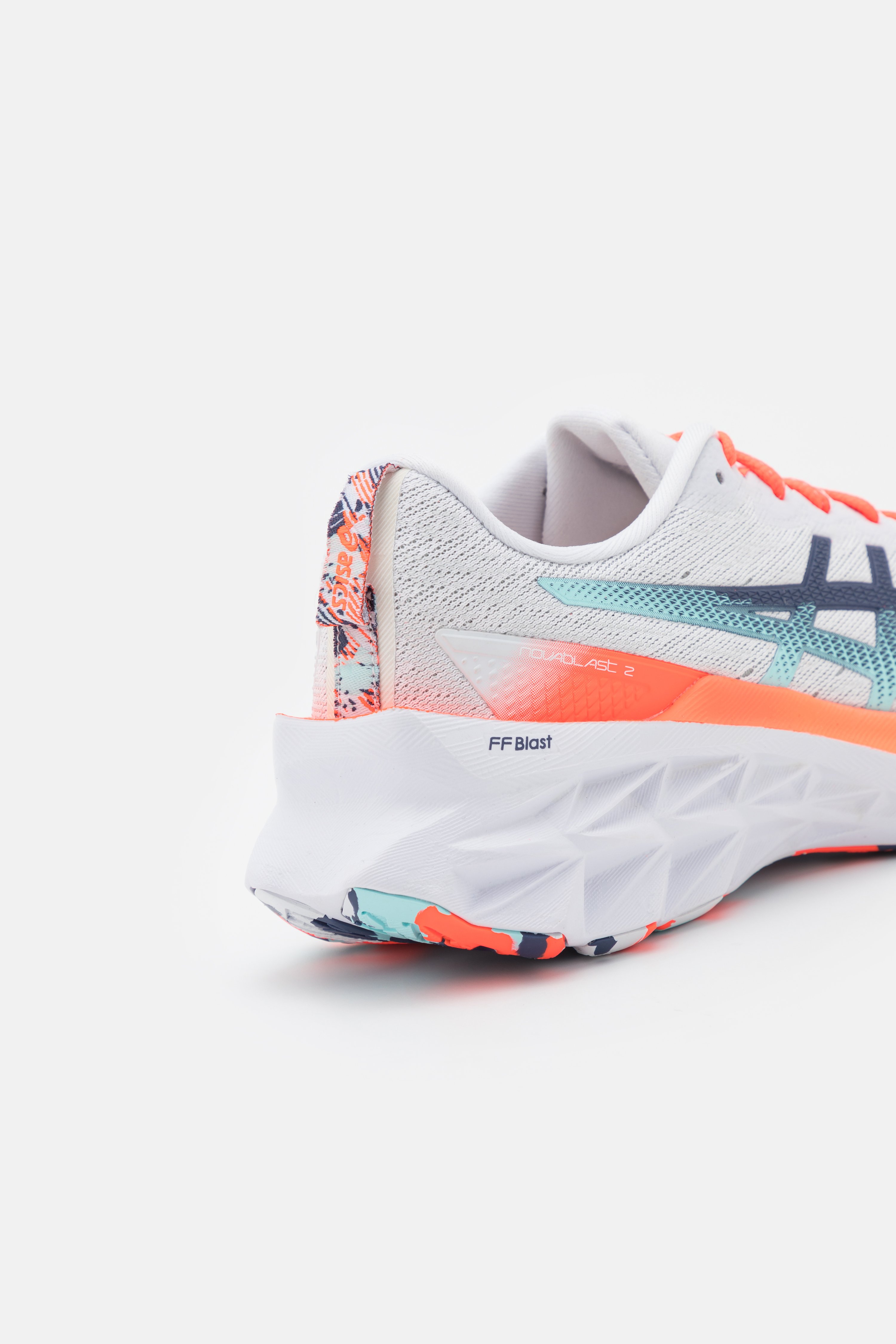 ASICS NOVABLAST 2 CELEBRATION OF SPORTS - Hardloopschoenen neutraal -  white/wit - Zalando.nl