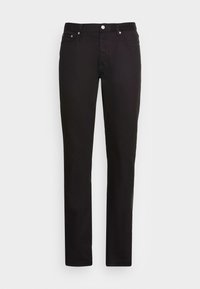 Los pantalones vaqueros de mezclilla negra cuentan con un diseño de pierna recta, cinco bolsillos y herrajes de botón plateado. El material tiene una textura suave con un detalle mínimo.