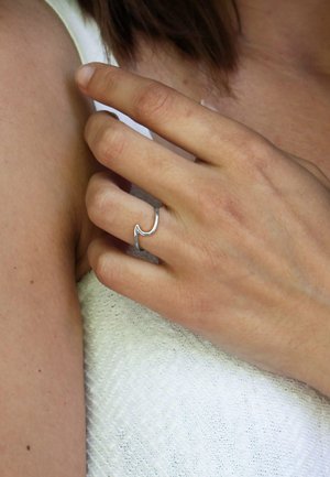 Singularu, WAVE - Ring - plata color