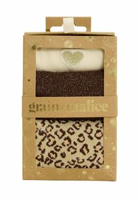 Tres pares de calcetines en una caja de cartón. Colores: crema con patrón de corazones, marrón acanalado y beige con estampado de leopardo marrón.