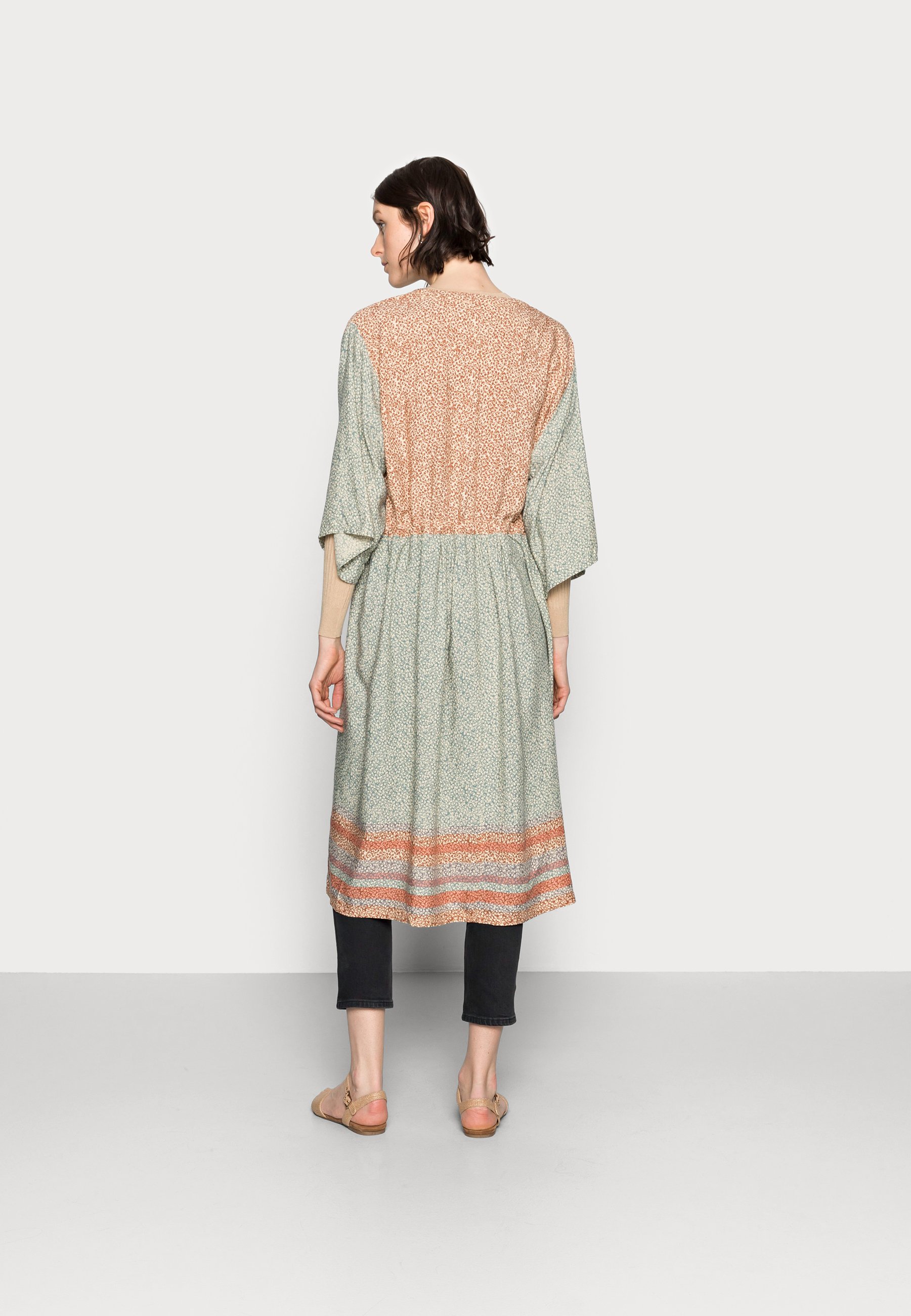 Damen BELLIS KIMONO - Leichte Jacke Damen BELLIS KIMONO - Leichte Jacke