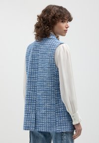 Thumbnail Image 2