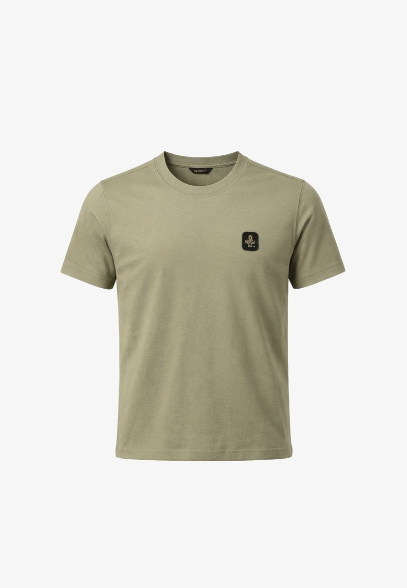 T-shirt verde oliva a maniche corte con scollo rotondo e piccolo logo a toppa nera sul petto sinistro, design semplice.