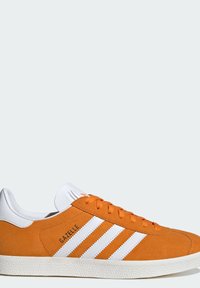 adidas Originals GAZELLE - Αθλητικά παπούτσια - eqt orange   cloud white   core white