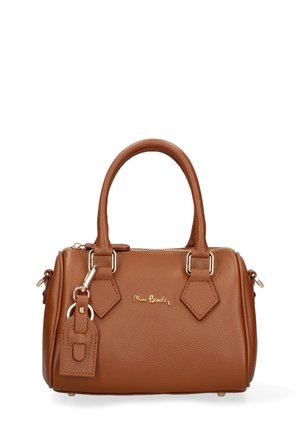 Sac à main en cuir marron avec deux poignées arrondies, fermeture éclair dorée, étiquette détachable et petit logo doré au centre à l'avant.