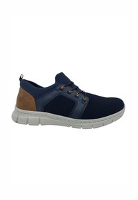 Chaussure à supérieur en maille bleue et synthétique avec un accent en cuir marron, des lacets orange et une semelle en caoutchouc blanche. Conçue pour le confort et la flexibilité.