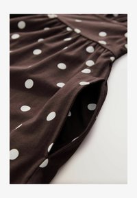 Selected, brown cream