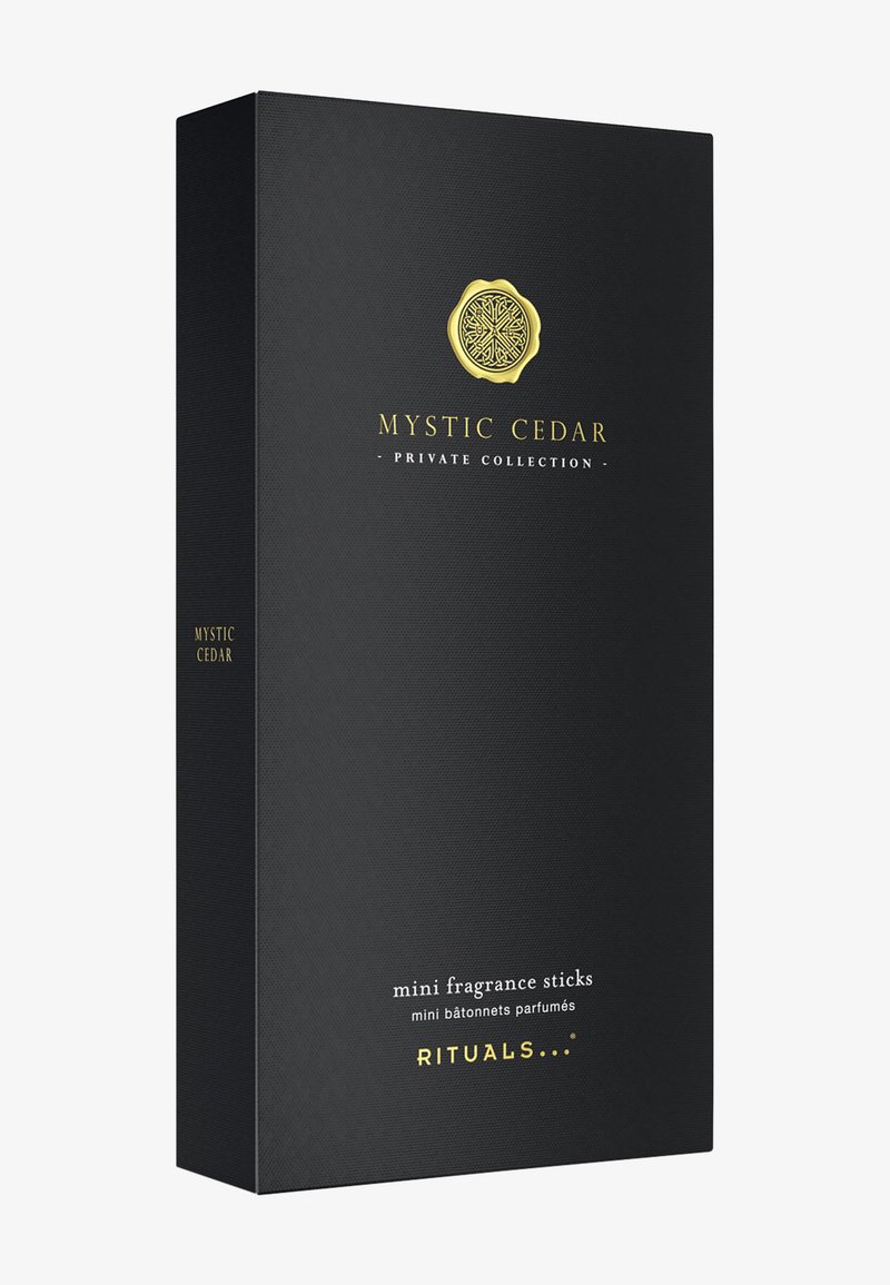 Matte sort kasse til mini duftstænger med guld prægede logoer og tekst. Enkel, elegant design med en tekstureret overflade.