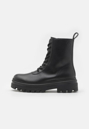 Snørestøvletter - triple black