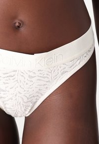Calvin Klein Underwear THONG INTRINSIC - String - gray lilac
