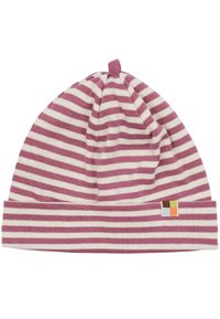 Berretto a righe in rosa e bianco, realizzato in morbido tessuto, con risvolto e un piccolo tassello multicolore sul lato.