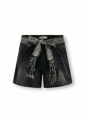 Svarta denimshorts med ett mönstrat tygbälte som har fransar. Shortsen har en slitna struktur och femfickdesign.