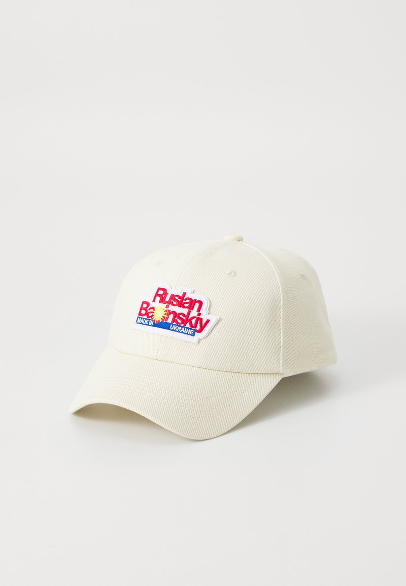 RUSLAN BAGINSKIY FRUIT STICKER BASEBALL CAP - Kapa - light beige