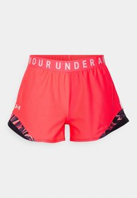 Kirkasta korallinväriset Under Armour -urheilushortsit, joissa on printattu joustava vyötärö ja mustat kuviolliset sivupaneelit.